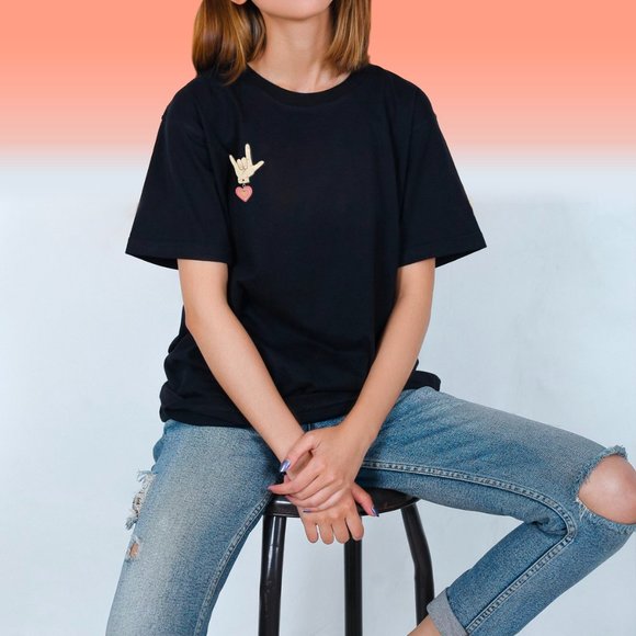 Love You ASL Sign Language Pin ๐คโค๏ธ๐๐๐๐ - Picture 7 of 7